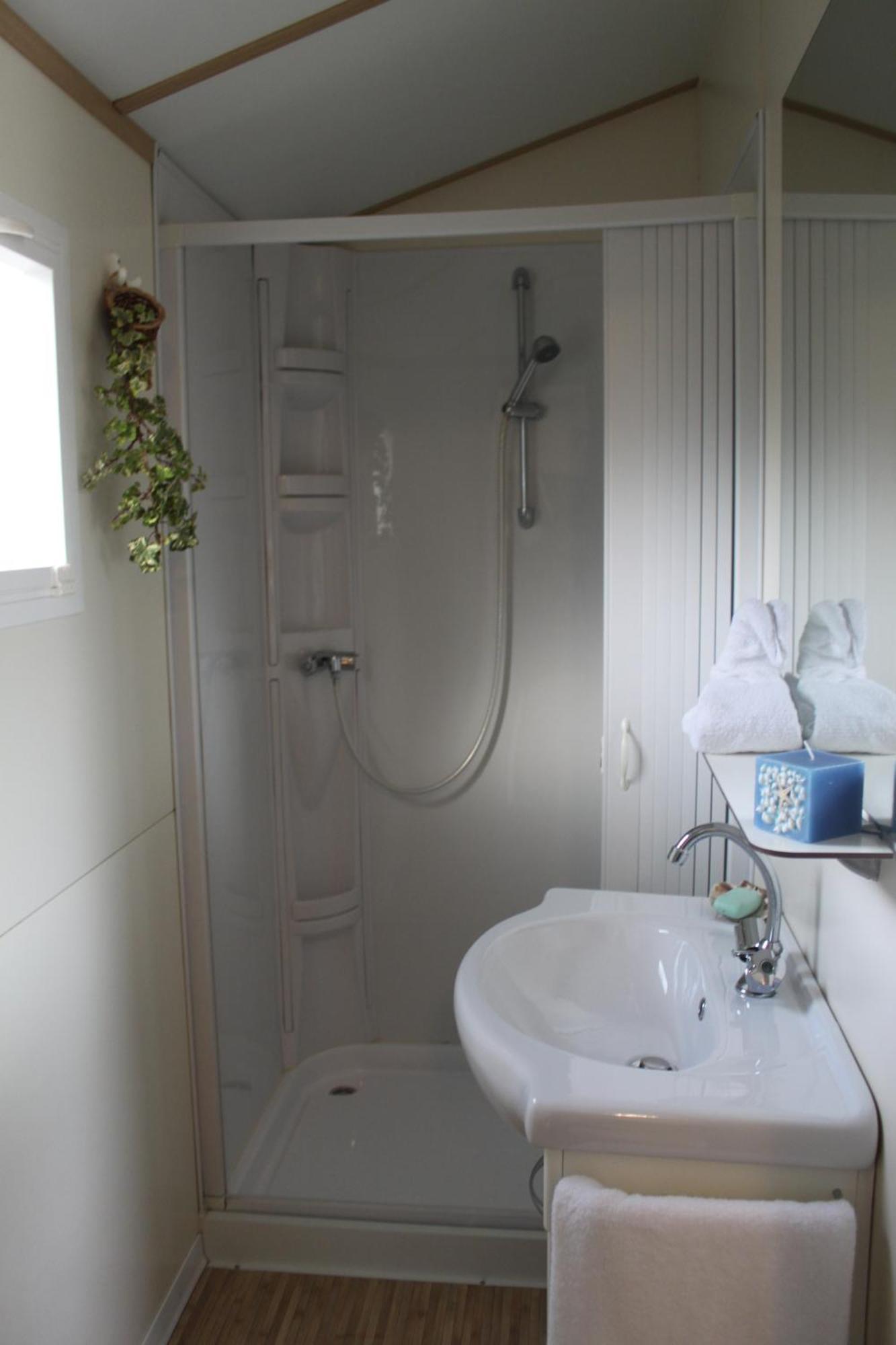 Camping Piantelle Moniga del Garda Habitación foto